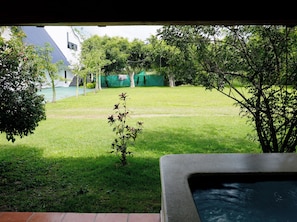 Deluxe Villa | Jetted tub