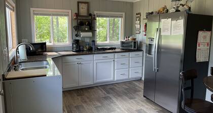 Country Cabin on Pond Hosted by Randy and Max