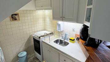 Deluxe Apartment | Private kitchen