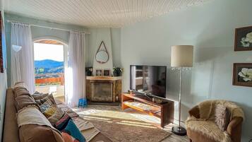 Deluxe Apartment | Living area