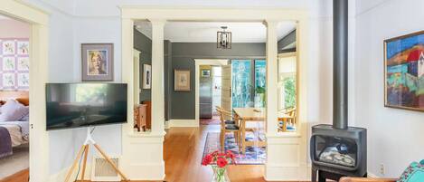 TV connectée, cheminée