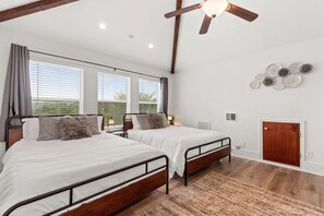 4 bedrooms, iron/ironing board, WiFi, bed sheets