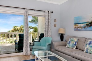 Condo, varias camas (Dunes Club 1D) | Área de sala de estar