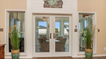 House, Multiple Beds (Sweet Home Apalachee) | Interior