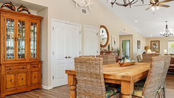 House, Multiple Beds (Sweet Home Apalachee) | Dining