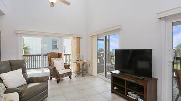 House, Multiple Beds (Beach Please) | Living area | TV