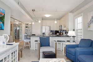 Condo, nhiều giường (Dunes Club 2A) | Khu phòng khách