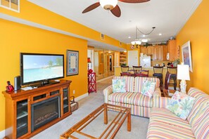 Condo, varias camas (Dunes Club 1C) | Área de sala de estar