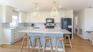 House, Multiple Beds (Brodie House) | Private kitchen