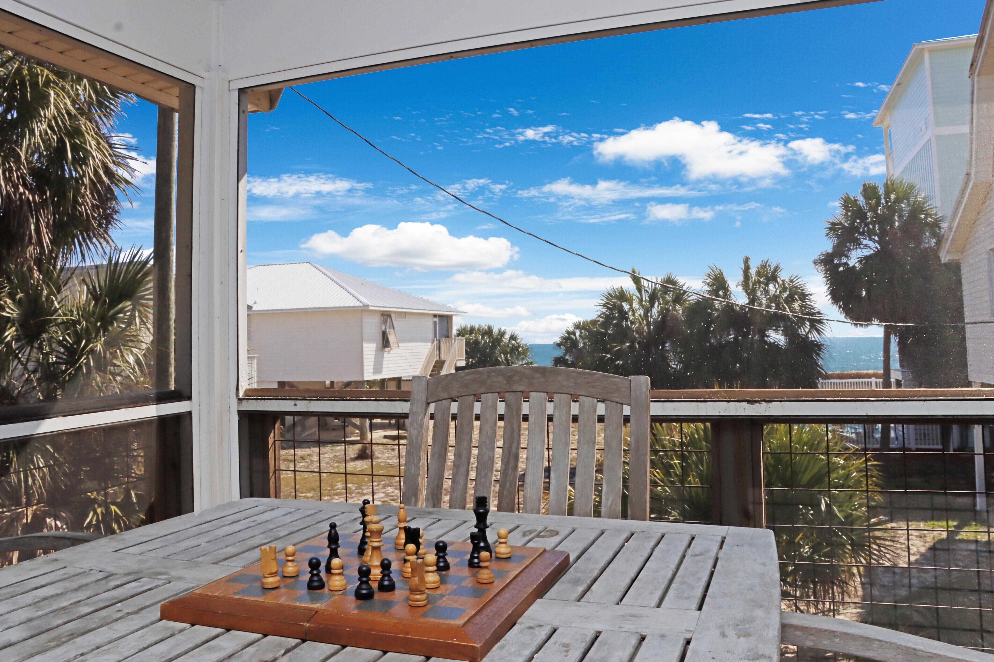 House, Multiple Beds (Latitude Adjustment) | Outdoor dining