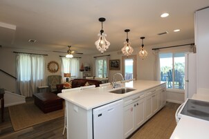 House, Multiple Beds (Latitude Adjustment) | Interior