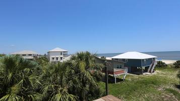 House, Multiple Beds (Latitude Adjustment) | Property grounds