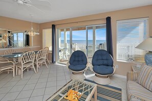 Townhome, Multiple Beds (Pelican Landing 3) | Living area