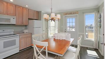 House, Multiple Beds (Sea Cliff D23 Capture The Cape) | Private kitchen