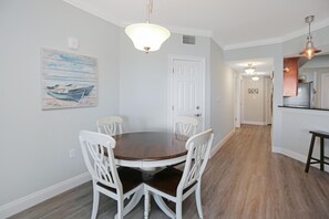 Dining - Paradise Shores 302 Paradise Found (Port St. Joe)