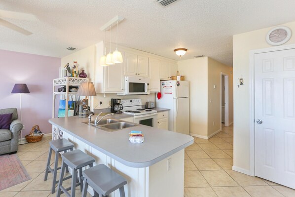 Townhome, Multiple Beds (Pelican Landing 2) | Private kitchen - Pelican Landing 2 (Port St. Joe)