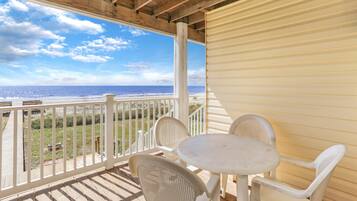 Townhome, Multiple Beds (Pelican Landing 2) | Outdoor dining