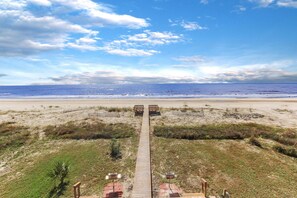 Casa geminada, várias camas (Pelican Landing 2) | Praia | Na praia 