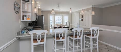 House, Multiple Beds (Sea Cliff I51 Coastal Splendor) | Dining