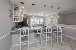 獨棟房屋, 多張床 (Sea Cliff I51 Coastal Splendor) | 用餐區