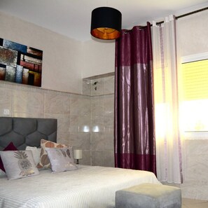 2 chambres, fer et planche Ă repasser, Wi-Fi gratuit, draps fournis