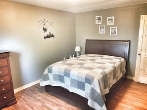 5 bedrooms, travel cot, free WiFi, bed sheets