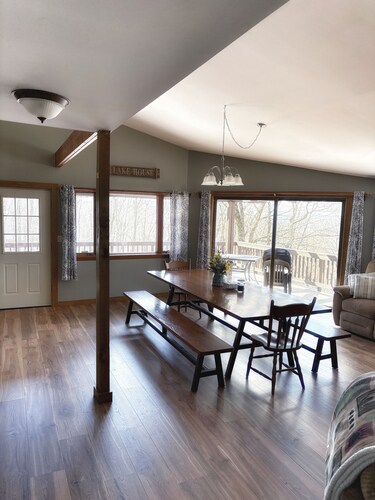 Secluded/Spacious Cabin with 5 BR, 5 min to resort "New Kitchen coming 2026!!"