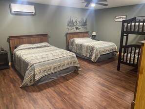 5 soverom, reiseseng for barn, wi-fi (inkludert) og sengetøy