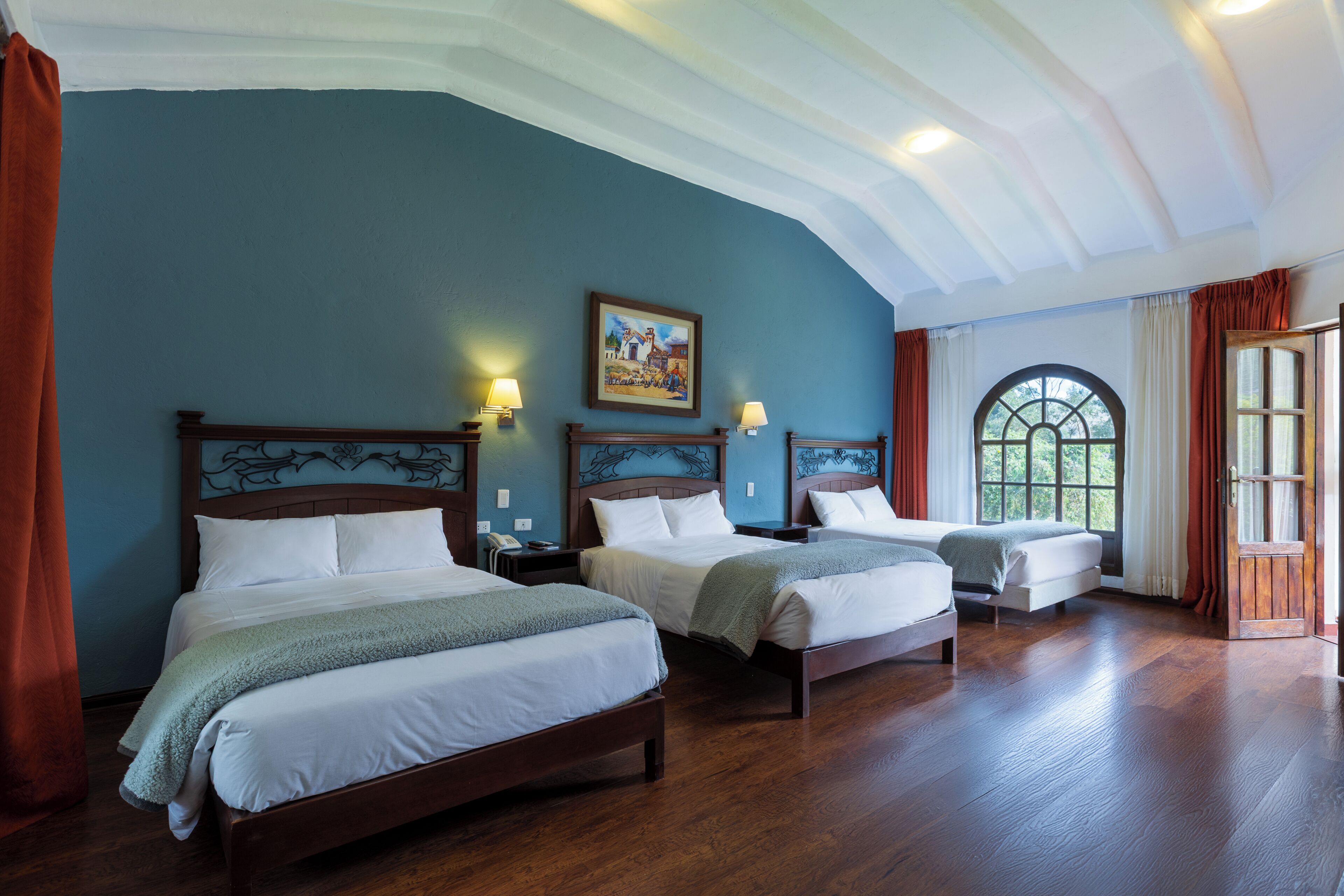 Premium bedding, down duvets, desk, free WiFi