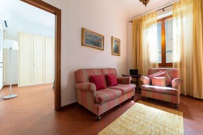 Flat-screen TV - Large family apartment 6 sleeps in Santa Croce (Firenze)