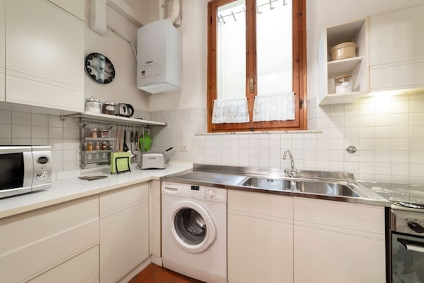 Fridge, microwave, dishwasher