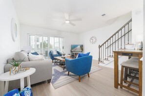 Smart-TV, DVD-Player, Bücher