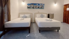 Superior Triple Room | In-room safe, individually furnished, bed sheets