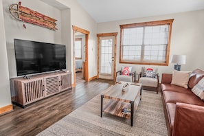 Älytelevisio, kirjoja, suoratoistopalvelut