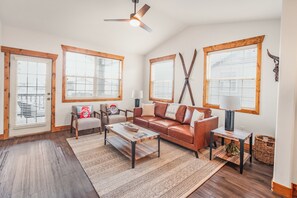 Älytelevisio, kirjoja, suoratoistopalvelut