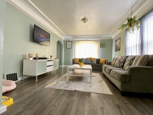 Napa SF near all popular locations! PET FRIENDLY. King Bed Near Wine Country.