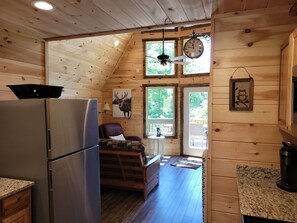 Interior - Need a Romantic Getaway? Hot Tub, Close to Polar Express, Casino and WCU Dogs OK (Whittier)