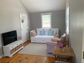 Unclassified image, 2 of 18, button