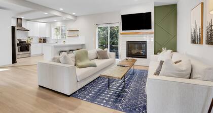 Spacious Modern Townhouse w/Private Rooftop Deck