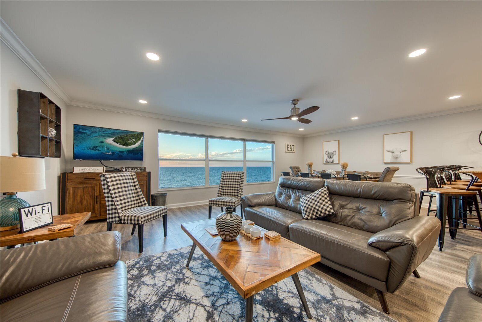 Spacious contemporary Beach Condo - oceanfront