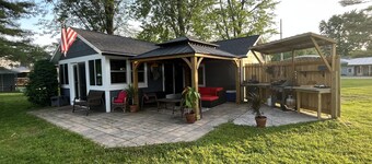 Waterfront!Outdoor living! Canoe kayaks paddleboard 60 ft dock Newly Renovated 