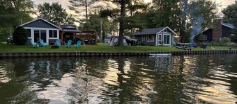 Waterfront!Outdoor living! Canoe kayaks paddleboard 60 ft dock Newly Renovated 