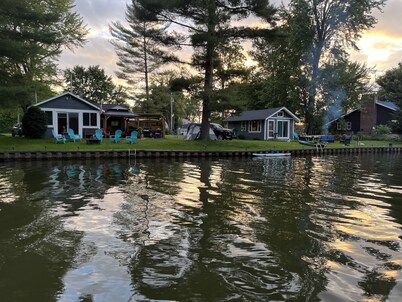 Waterfront!Outdoor living! Canoe kayaks paddleboard 60 ft dock Newly Renovated 