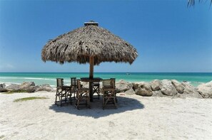 Beach nearby, sun-loungers, beach towels