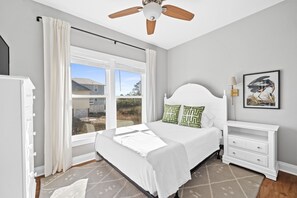 4 bedrooms, iron/ironing board, travel crib, free WiFi