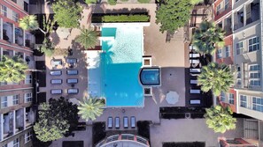 Piscine extérieure, piscine chauffée