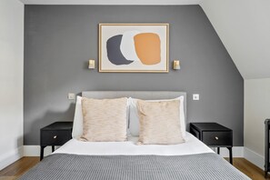 3 bedrooms, iron/ironing board, WiFi, bed sheets - Open plan Waterloo, 2BR, New build, terrace, by Blueground (London)