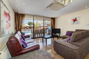 Video games - Stunning Villa with Private Pool in Protaras, Protaras Villa 1677 (Protaras)