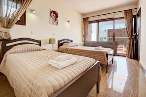 5 bedrooms, iron/ironing board, internet, bed sheets