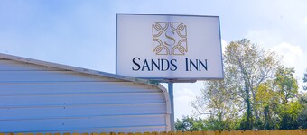 Sands Inn by OYO Winnie